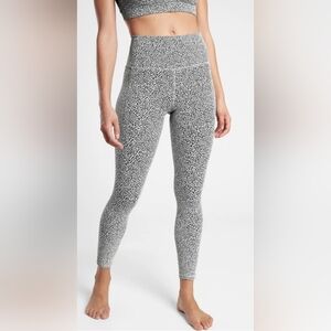 Athleta Salutation Stash II Textured Tight